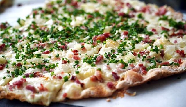 Tarte Flambee: Cibulový Koláč se Slaninou z Alsaska!