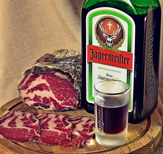 Ideální servírování a konzumace Jagermeister a Lepek